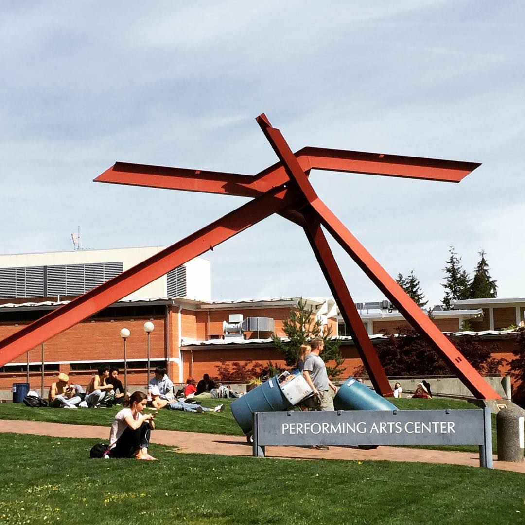 di Suvero&#039;s &quot;for Handel&quot; on the PAC Plaza at Western Washington University